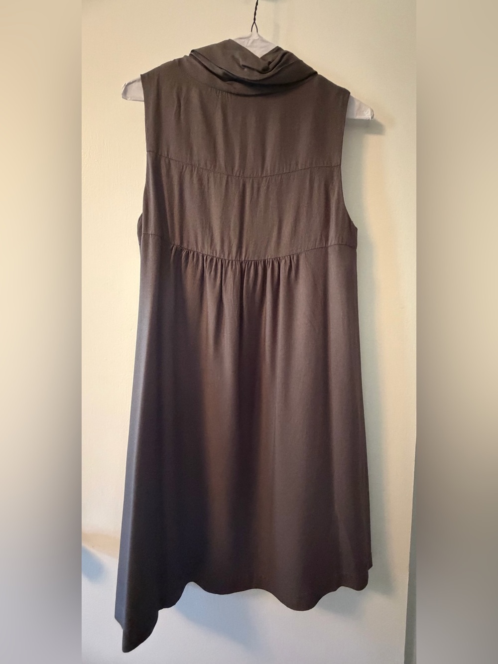 Kensie Gray Sleeveless Cowl Neck Shift Dress with Pockets - Picture 2 of 3